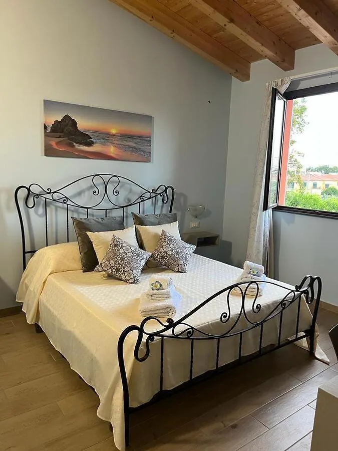 ベッド・アンド・ブレックファスト La Pomelia B&B Sofia トラッピテッロ