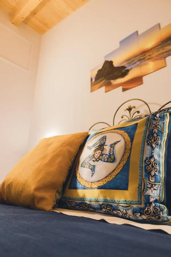 Bed & Breakfast La Pomelia B&B Sofia Trappitello Italië