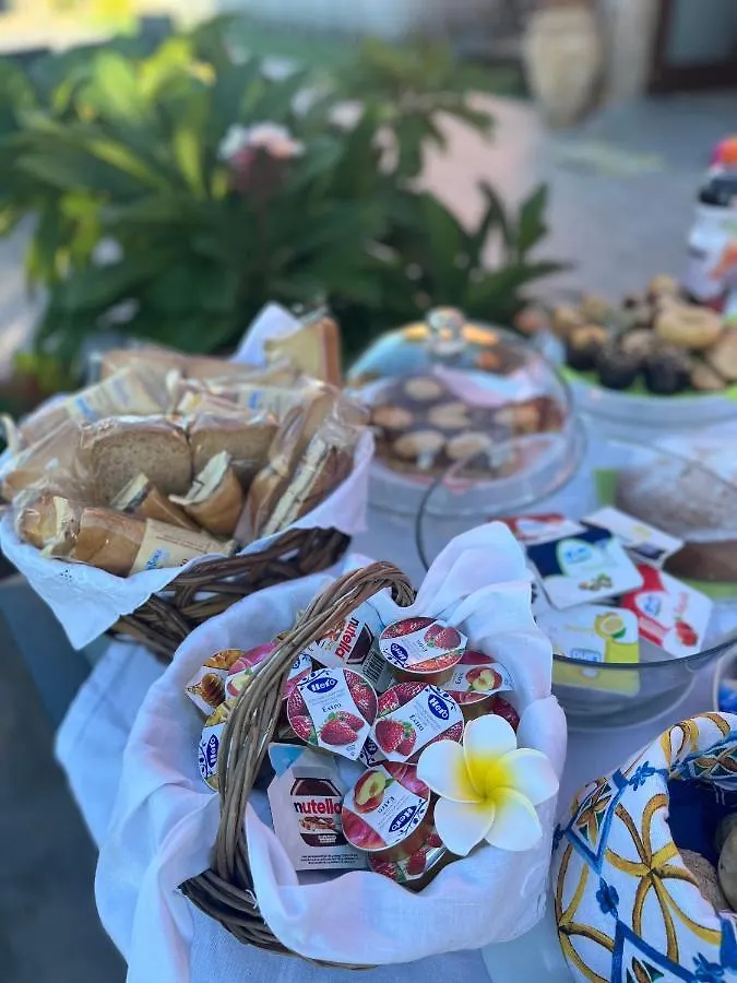 Bed & Breakfast La Pomelia B&B Sofia Trappitello Italy